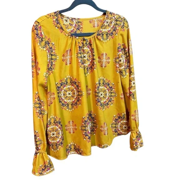 🦃 2/$20 NWOT W5 Gold Blouse with Floral Spheres Size M* - Picture 2 of 4